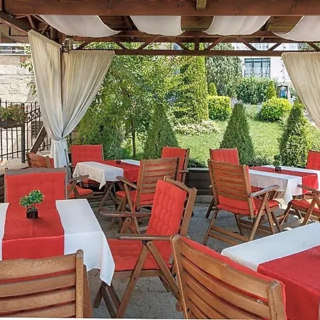 Alexandra Hotel 3*